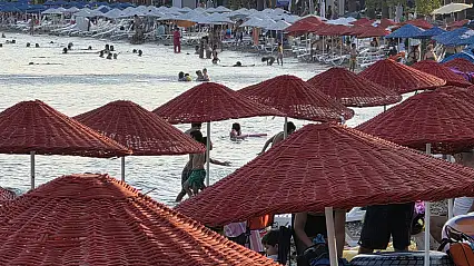Milas'ta Termometreler 40 Dereceyi Aştı, Sahiller Doldu