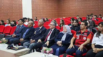 Milas'ta 'Vatan ve Kahramanlık' Söyleşisi Gençlerle Buluştu