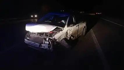 Milas'ta İki Otomobil Kafa Kafaya Çarpıştı: 2 Yaralı