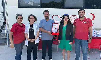 Milas Anadolu Lisesi Öğretmeni Mehmet Kaya’ya 45. Kan Bağışı İçin Plaket Verildi