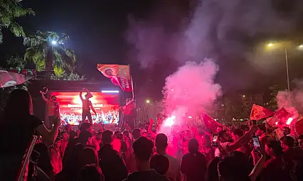 Milas'ta sarı kırmızı gece: Atapark'ta binler Galatasaray için toplandı