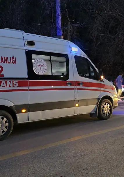 Milas'ta ilginç kaza: Motosiklet sürücüsü yaralandı, yaya kayıplara karıştı