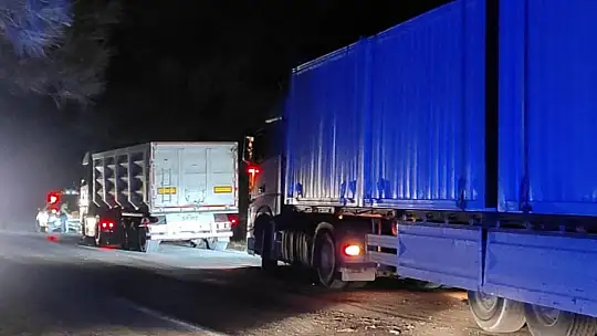 Milas'ta sabaha karşı iki tır çarpıştı: bir sürücü yaralandı