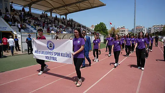 Milas'ta 19 Mayıs Coşkusu Şehit Metin Özcan Stadyumu'nda Yaşandı