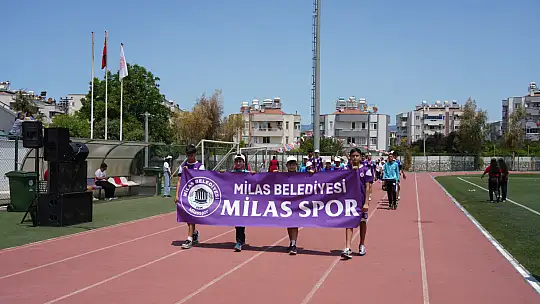 Milas'ta 19 Mayıs Coşkusu Şehit Metin Özcan Stadyumu'nda Yaşandı