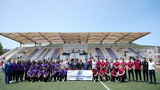 Milas'ta 19 Mayıs Coşkusu Şehit Metin Özcan Stadyumu'nda Yaşandı