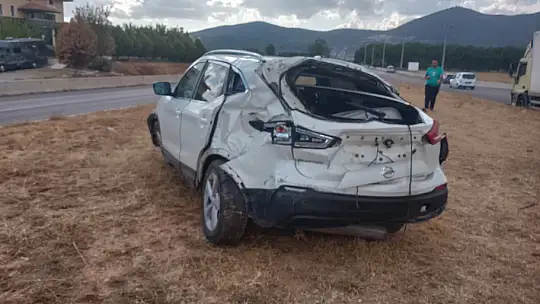 Milas'ta Kamyonun Arkadan Çarptığı Otomobil Takla Attı: 1 Kişi Yaralandı