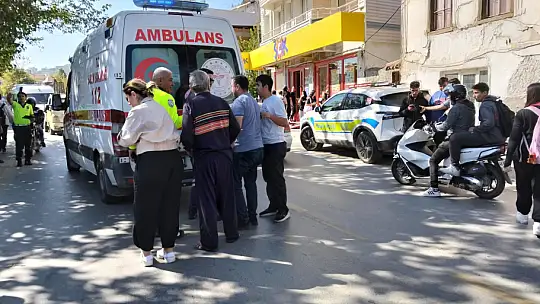 Milas'ta motosiklet yayaya çarptı