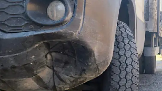 Milas'ta Virajda Kontrolünü Kaybeden Motosikletli Kamyonetle Çarpıştı