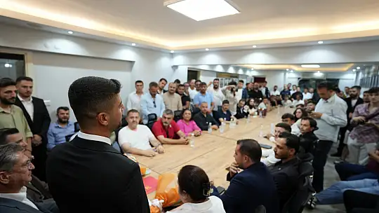 AK Parti Muğla'da Gençlik Bayrağı Kalay'a Teslim Edildi