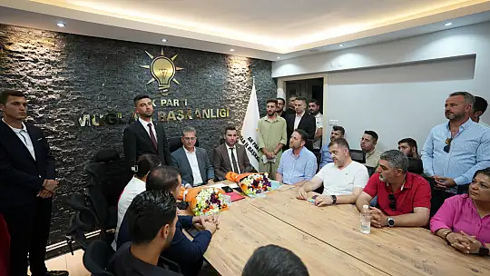 AK Parti Muğla'da Gençlik Bayrağı Kalay'a Teslim Edildi