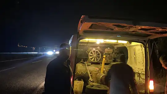 Milas-Selimiye yolunda tehlike: Aynı çukurda 10 aracın lastiği patladı