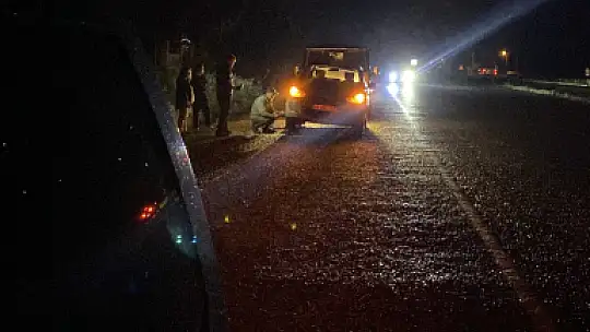 Milas-Selimiye yolunda tehlike: Aynı çukurda 10 aracın lastiği patladı