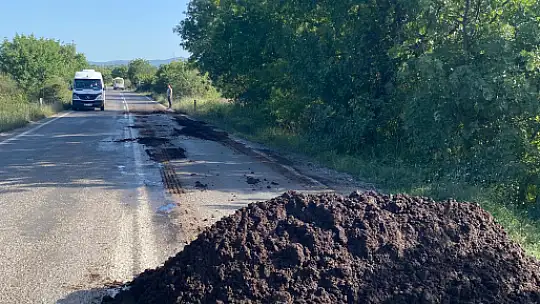 Milas Ören yolunda prina döküldü yol trafiğe kapandı