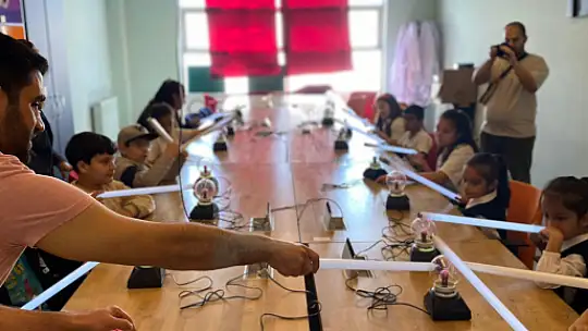 Özel öğrenciler DENEYAP Atölyesi'nde teknolojiyle buluştu