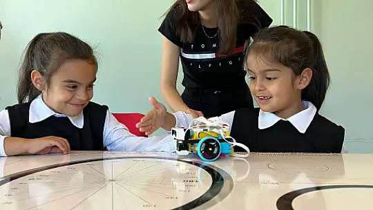 Özel öğrenciler DENEYAP Atölyesi'nde teknolojiyle buluştu