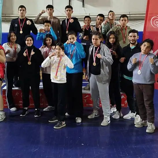 Milaslı sporcular Muaythai şampiyonasında madalyaları topladı!