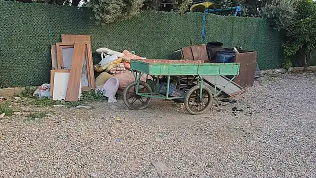 23 Nisan Bulvarı'ndaki görüntü kirliliği tepki çekiyor