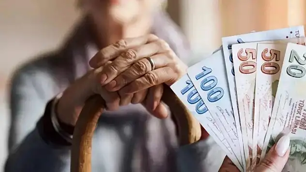 Emeklilere Bayram İkramiyesi Ödemeleri Başladı