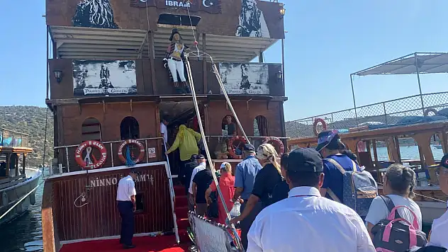 Gaziler ve Şehit Aileleri Boğaziçi'nde Yat Turunda Buluştu