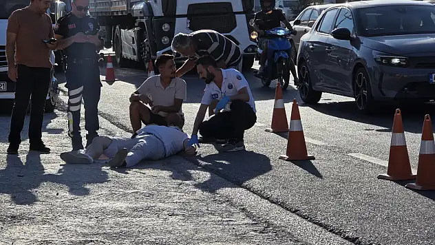 Milas-Bodrum Karayolu'nda Servisten İnen Yayaya Motosiklet Çarptı: 2 Yaralı