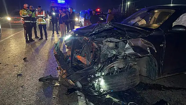 Milas Bodrum Karayolu'nda Üç Araç Birbirine Girdi: 3 Yaralı