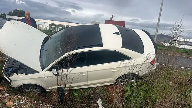 Milas Bodrum Yolunda Korkutan Kaza: Şarampole Uçtu