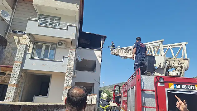 Milas Kırcağız'da Çatı Katı Yangını Paniğe Neden Oldu