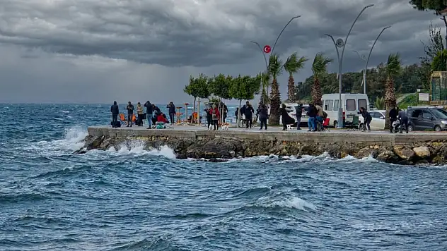 Milas Kyılarına Fırtına Geliyor: Meteoroloji Saat Verdi!