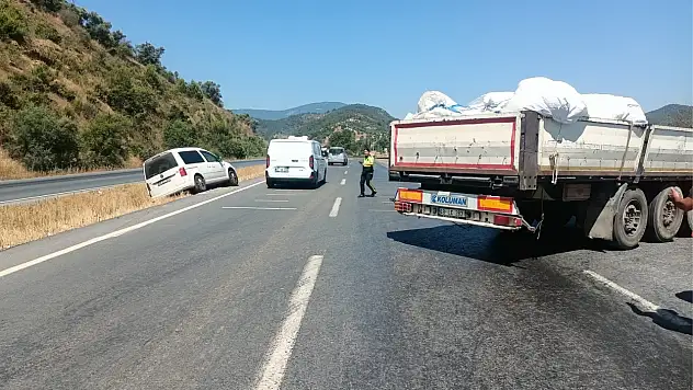 Milas Söke Karayolu Üzerinde Korkutan Kaza: Şans Eseri Maddi Hasarla Atlatıldı