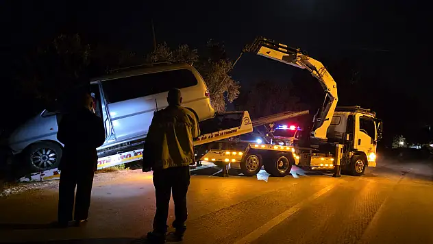 Milas'ta alkollü sürücü zeytin bahçesine uçtu