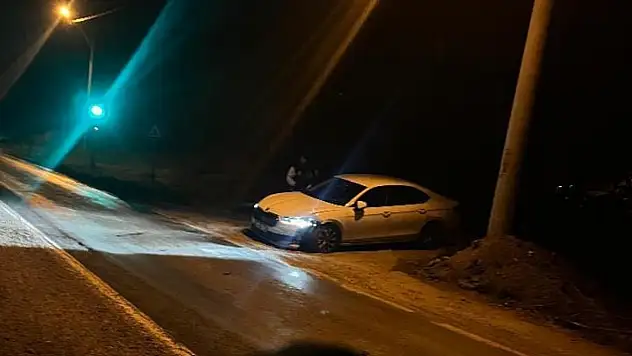 Milas'ta Korkutan Kaza: Tabelalara Çarpıp Şarampole Savruldu