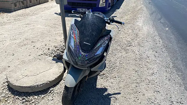 Milas'ta Motosiklete Çarpan Araç Sürücüsü Kaçtı