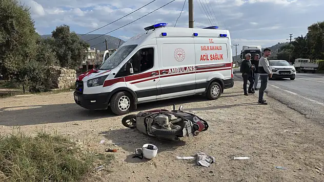 Milas'ta Otomobil ve Motosiklet Çarpıştı: Motosiklet Sürücüsü Yaralandı
