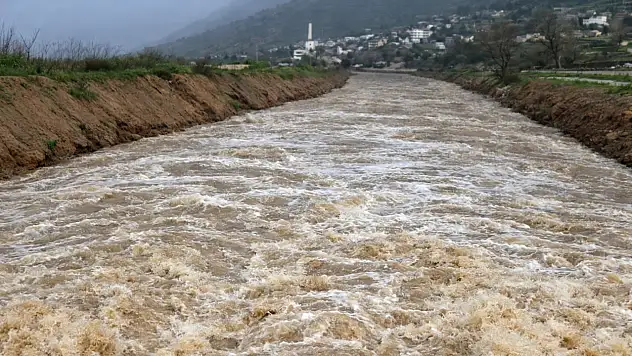 Milas'ta Sel Alarmı: Yeni Köprü Sular Altında Kalma Riskiyle Kapatıldı!