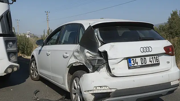 Milas'ta tır ve otomobil çarpıştı: 2 yaralı