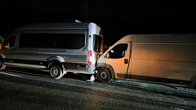 Milas'ta Yol ortasında duran araç zincirleme kazaya neden oldu: 1 yaralı