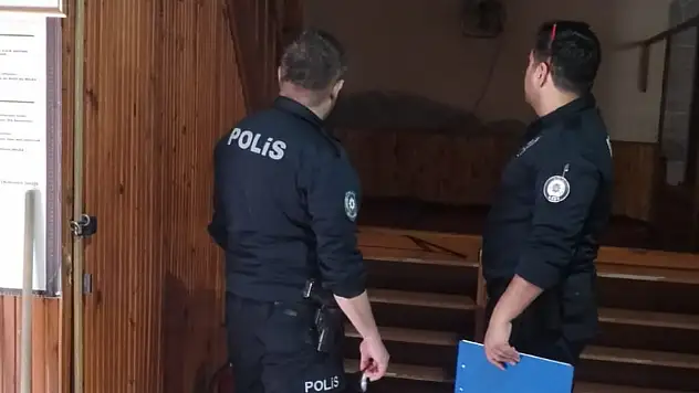 Milas Ulu Cami'de Güpegündüz Hırsızlık: Yangın Tüpleri Çalındı