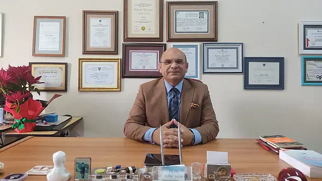 Milaslı akademisyen Mehmet Günlük'e doçentlik unvanı verildi