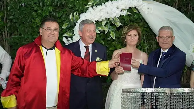 Mutlu Çiftin Nikahını Başkan Tokat Kıydı