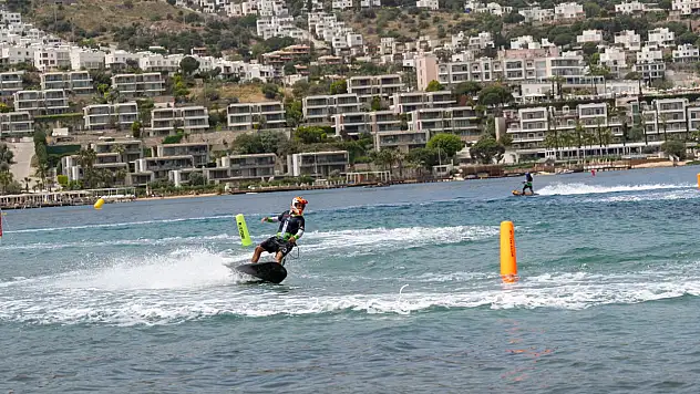 Su jeti ve flyboard şampiyonası Bodrum'da start aldı