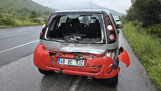 Yoğun yağış zincirleme kazaya yol açtı: Milas-Bodrum yolunda 6 araç birbirine girdi