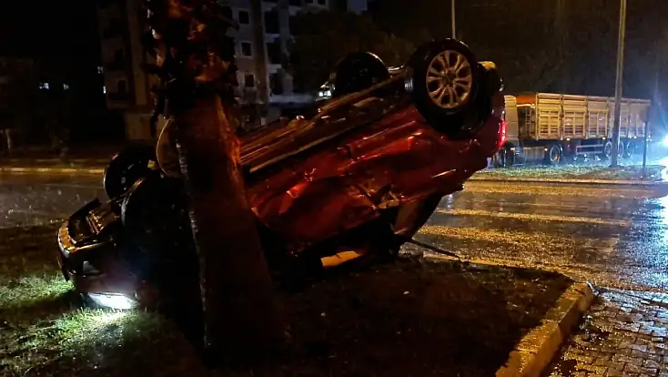 Milas Adliye Kavşağı’nda Yine Kaza: Tır ile Çarpışan Otomobil Takla Attı 1 Kişi Yaralandı
