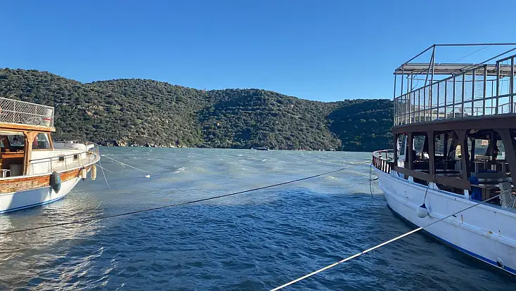 Milas Boğaziçi’nde Can Pazarı: Alabora Olan Tekneden Son Anda Kurtuldular