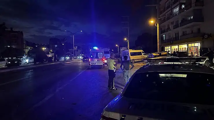 23 Nisan Bulvarında Otomobil İle Motosiklet Çarpıştı: 1 Yaralı