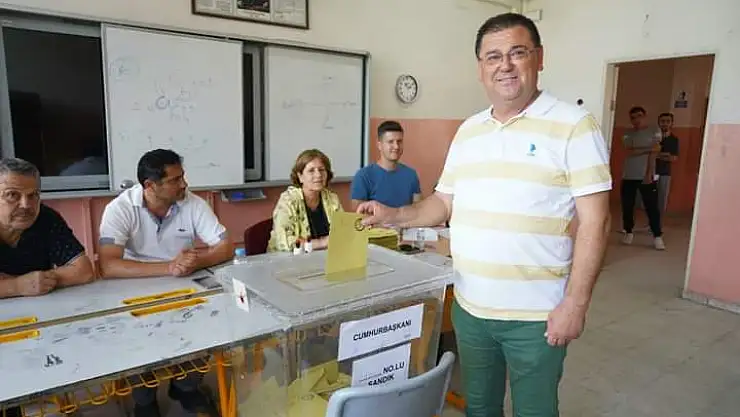 Başkan Tokat Oyunu Kullandı: “Seçimlerin Ülkemiz İçin Hayırlı Olmasını Diliyorum”