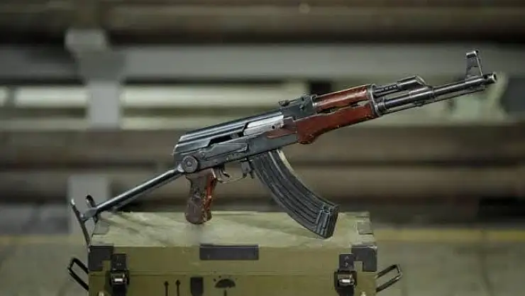 Bayır’da Cephanelik Gibi Eve Operasyon: Evden 2 Kalaşnikof Çıktı