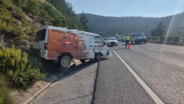 Kontrolden Çıkan Kamyonet Kaza Yaptı… 2 Yaralı…