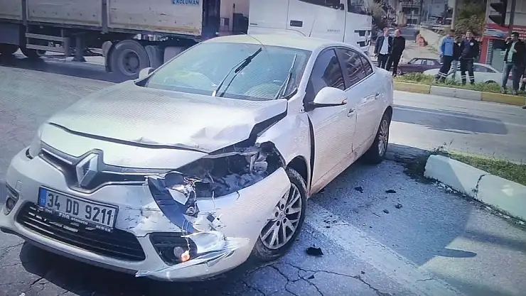 Milas Adliye Kavşağında Korkutan Trafik Kazası: 2’si Ağır 4 Yaralı