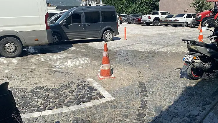 Milas Çaputçuhanı Meydanı’nda Esnaflar Toz ve Mıcır Mağduru